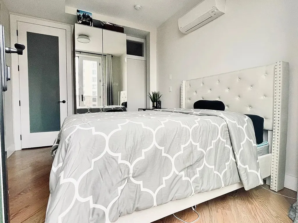 4 bed, 4.0 bath, 1100 sqft, $1,320 — Photo 4