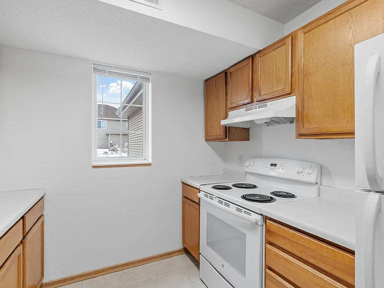 Clark Place Apartments & Townhomes — Photo 38