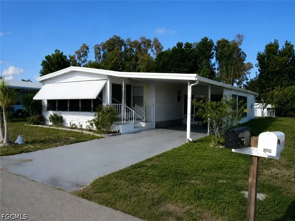 2809 Breezewood Dr, North Fort Myers, FL 33917
