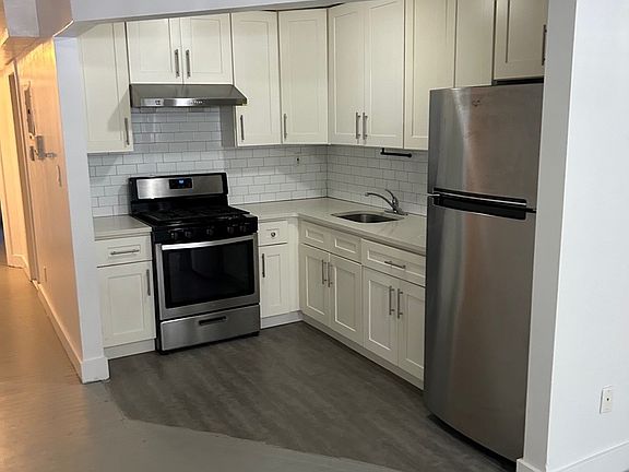 3rd image of 631B Barretto St APT 1