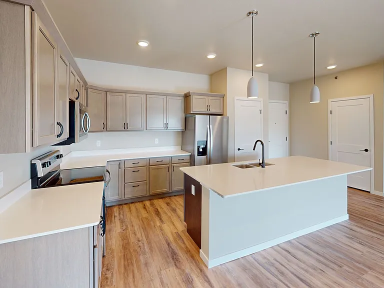 10Bedrock Apartments — Photo 62