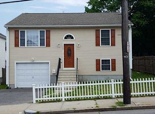 562 Weeden St, Pawtucket, RI 02860