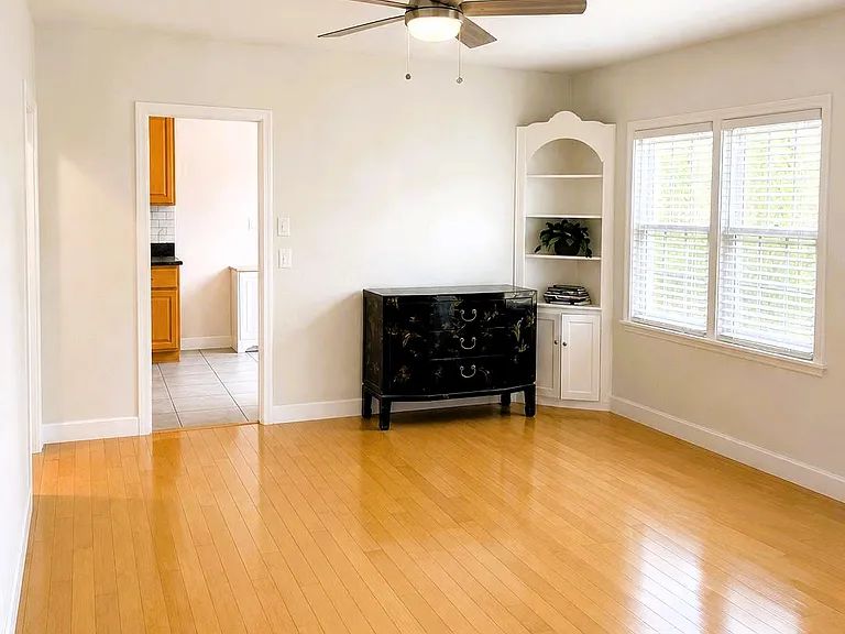 3901 Cherry Ave — Photo 3
