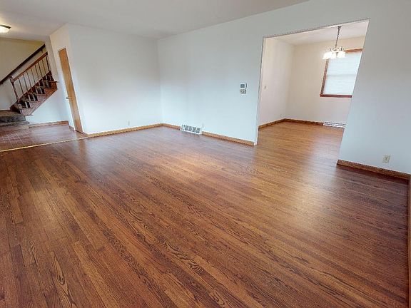 4th image of 1202 Rosemary Ln