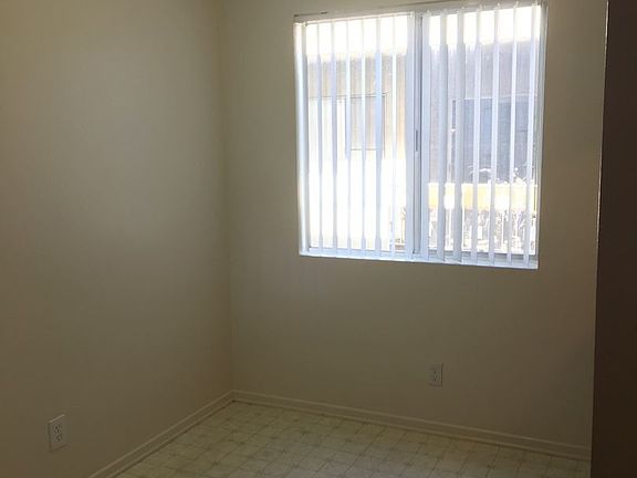 3rd image of 4365 W 141st St #4995352
