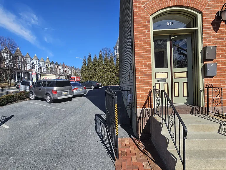 503 Windsor St #2 — Photo 15