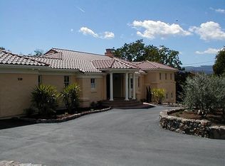 520 Michael Dr, Sonoma, CA 95476