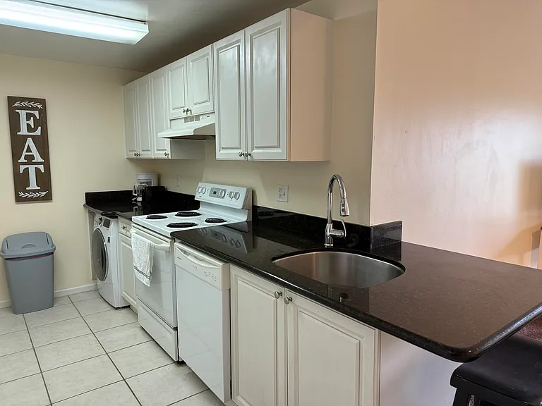 2100 Greenview Shores Blvd #511 — Photo 6
