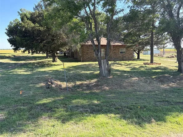 1303 W Main St, Cherokee, OK 73726