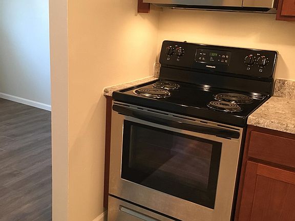 3rd image of 608 Patty Dr APT A