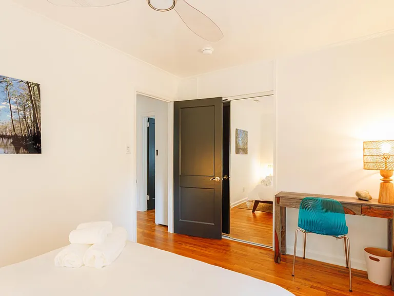 2345 Bernard St — Photo 25