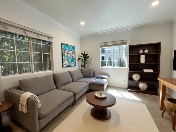3439 S Catalina St - USC student housing