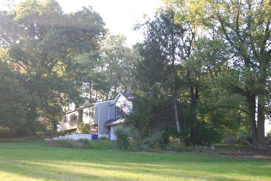 2nd image of 19 Glenview Dr