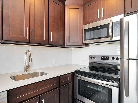 2nd image of 14916 14th Ave #2
