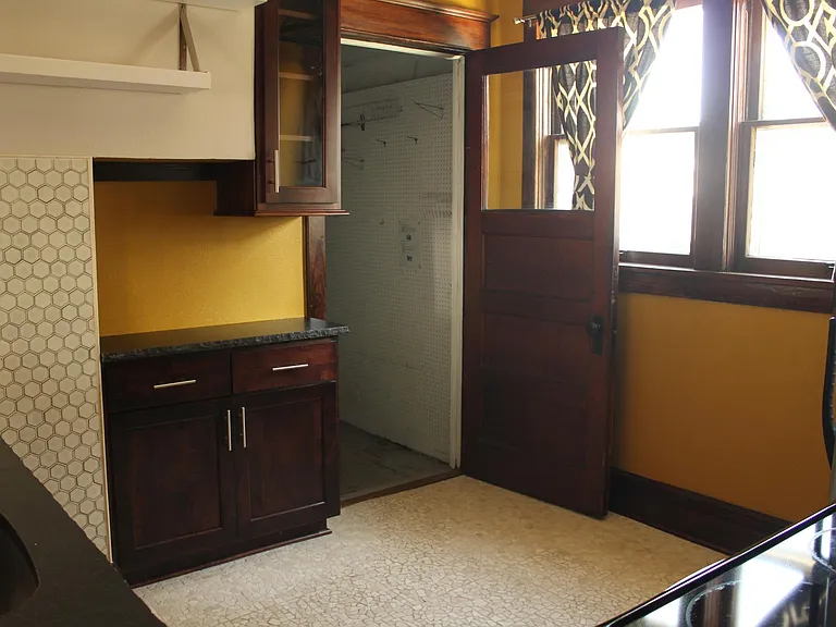 3232 Summit St — Photo 15