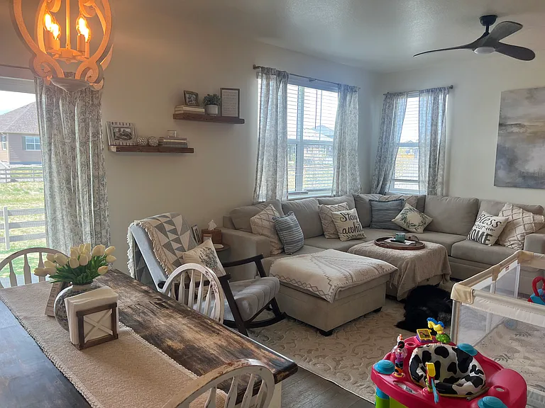 1695 Vantage Pkwy — Photo 3