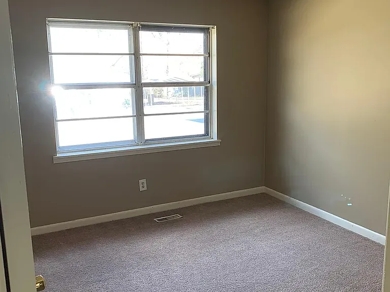 514 Walker Rd SW — Photo 15