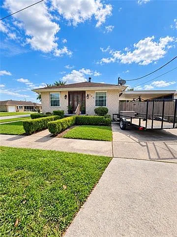 3 bed, 2.0 bath, 1700 sqft, $2,300 — Photo 2