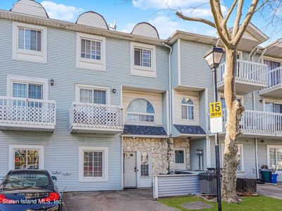 34 Country Dr E, Staten Island, NY, 10314