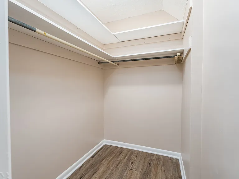 261 Dillon Dr — Photo 9