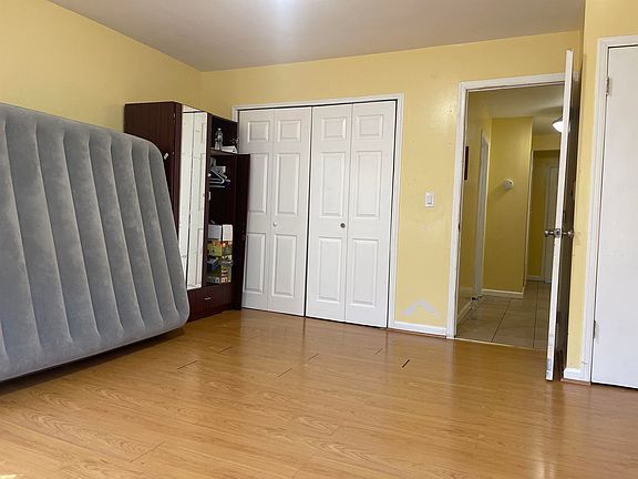 4th image of 105 McAdoo Ave