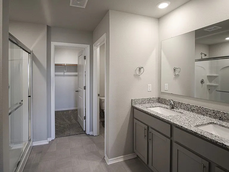 606 Comanche Dr — Photo 12