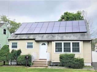 11 W George Pl, Iselin, NJ 08830