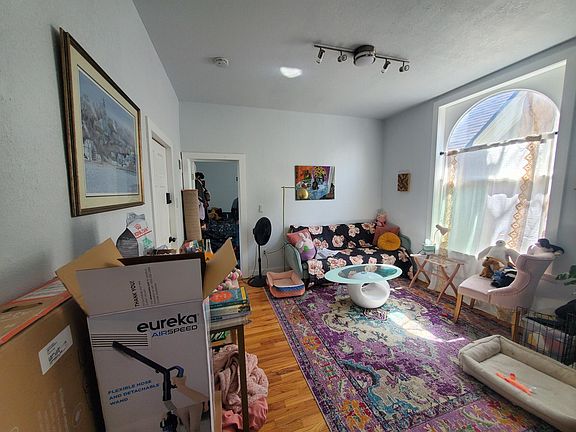 2nd image of 1259 N Clarkson St #4