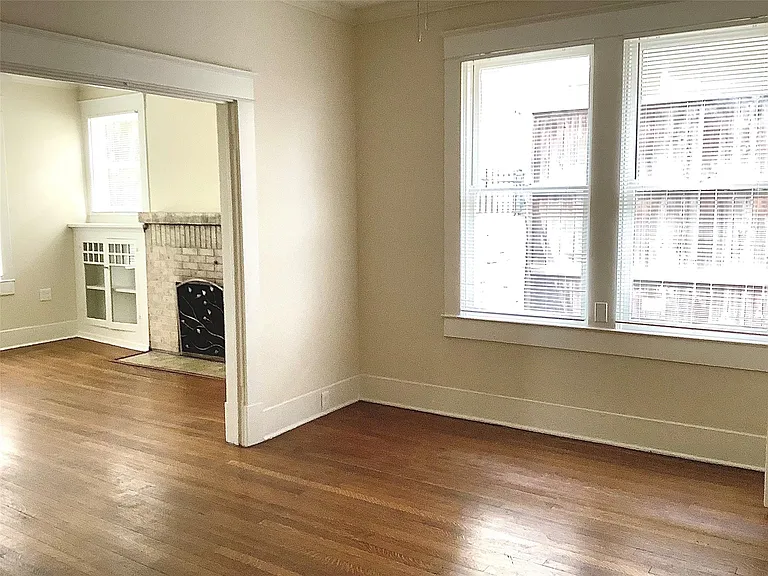 1322 Harvard St — Photo 6