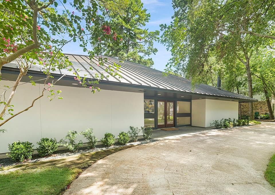 1st image of 14107 Carolcrest Cir