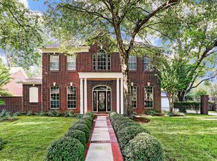 2 Inverness Park Way, Houston, TX 77055