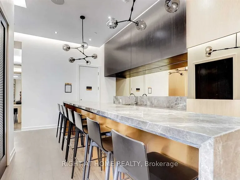 101 Erskine Ave #1506 — Photo 15