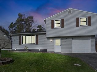 5477 Fortuna Pkwy, Clay, NY 13041