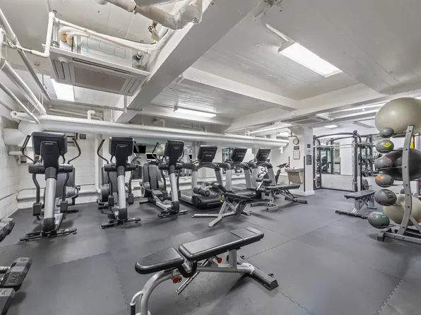 425 East 63rd Street image 25 of 28