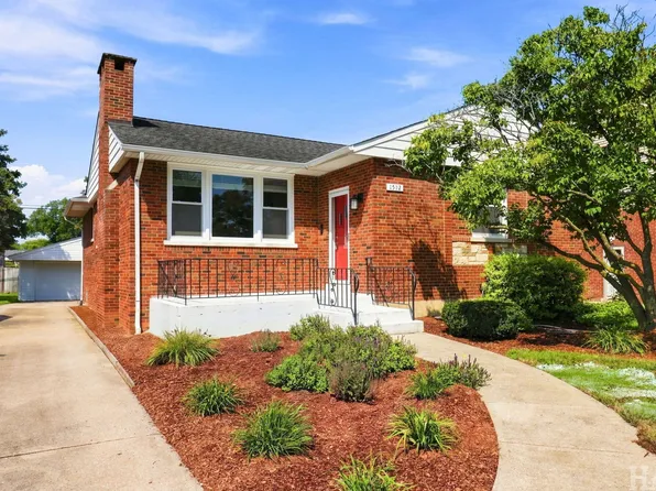 1512 Portsmouth Ave, Westchester, IL 60154
