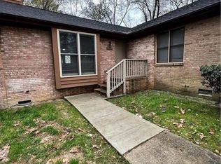 102 Homeplace Ct, Fayetteville, NC 28311