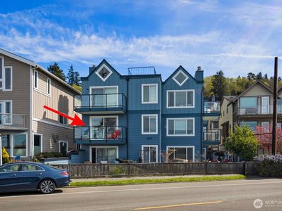 3722 Beach Drive SW #201, Seattle, WA, 98116