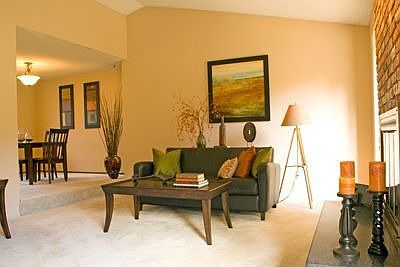 Living & Dining room have an easy flow that is perfect for entertaining. 
