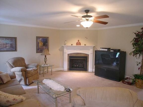 2nd image of 277 Brook Hollow Dr SE