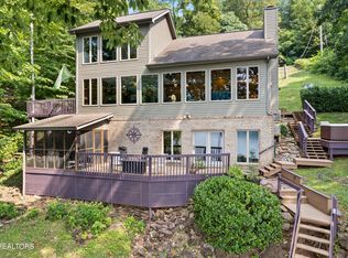 945 Lakeview Dr, Sharps Chapel, TN 37866