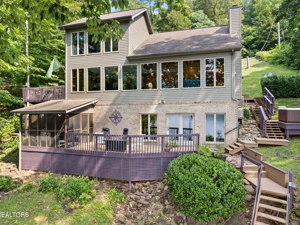 945 Lakeview Dr, Sharps Chapel, TN 37866