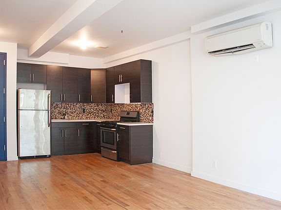 4th image of 381 S 5th St APT 202