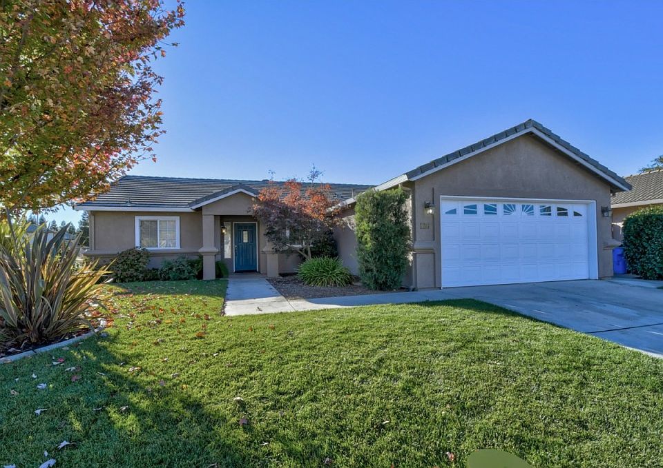 1st image of 126 River Oaks Dr