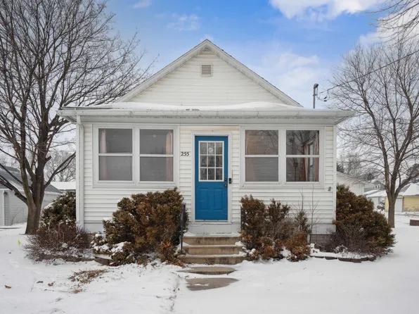 255 Young St, Jesup, IA 50648