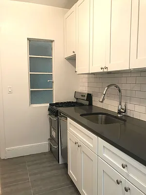 Rented by Paley Management | media 35