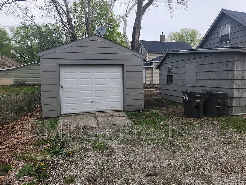 2 bed, 1.0 bath, 885 sqft, $1,150 — Photo 3