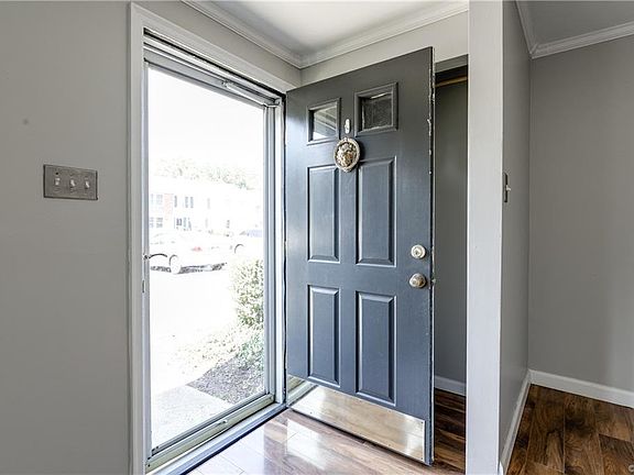 4th image of 9491 Tracey Lynne Cir