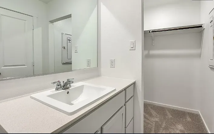 4 bed, 1535 sqft, $2,030 — Photo 4