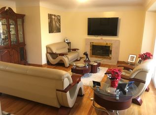 28239 Hawberry Rd, Farmington Hills, MI 48331