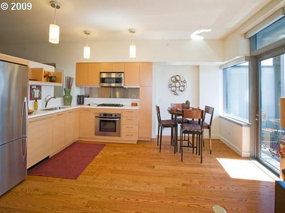 4th image of 3601 SE River Pkwy Unit 1104